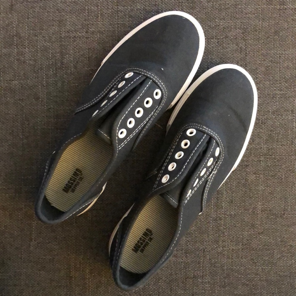 Slip on casual sneakers!